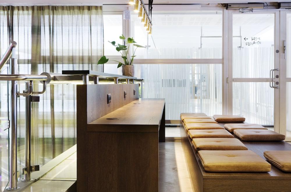 Comfort Hotel Xpress Stockholm Central Экстерьер фото