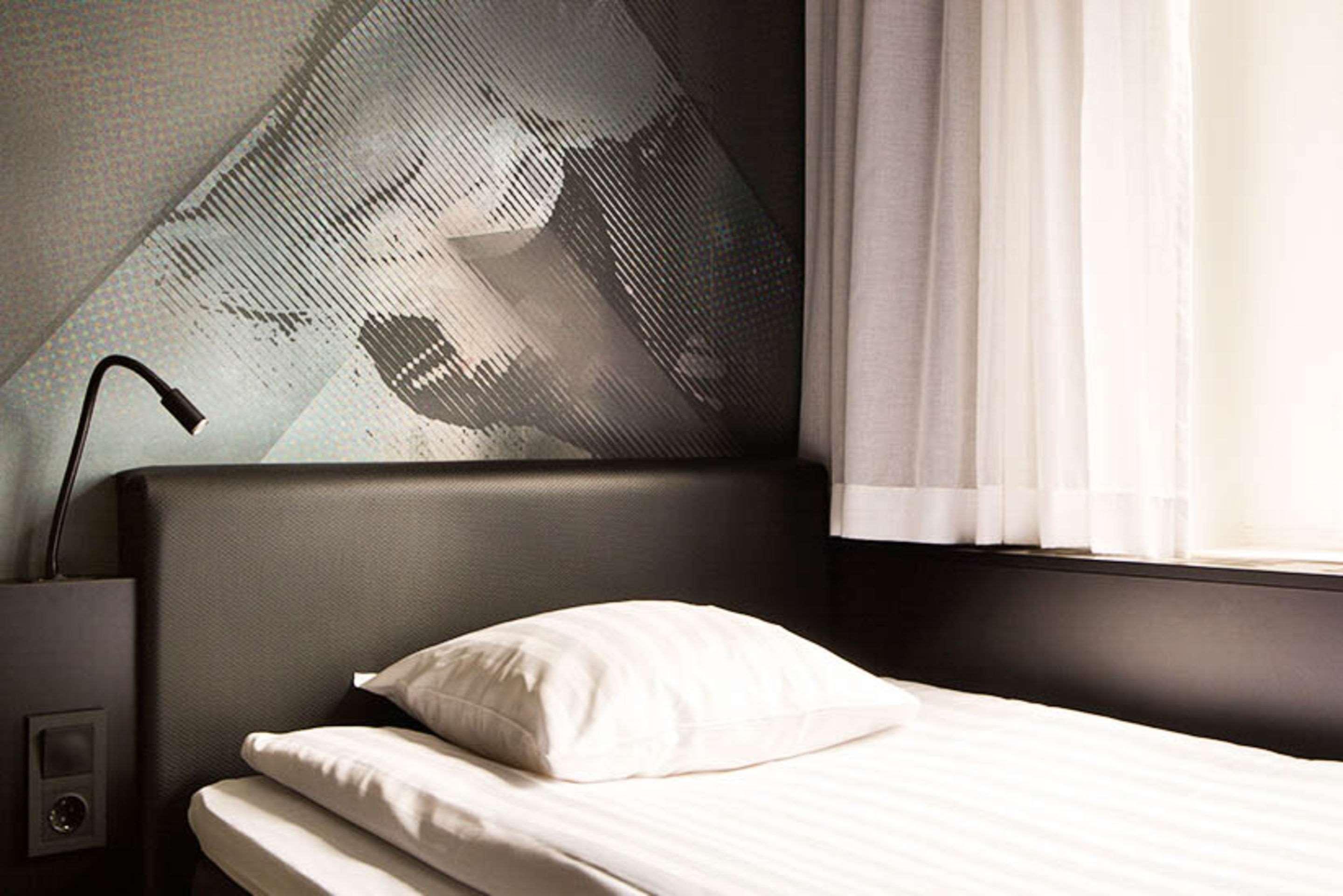 Comfort Hotel Xpress Stockholm Central Экстерьер фото