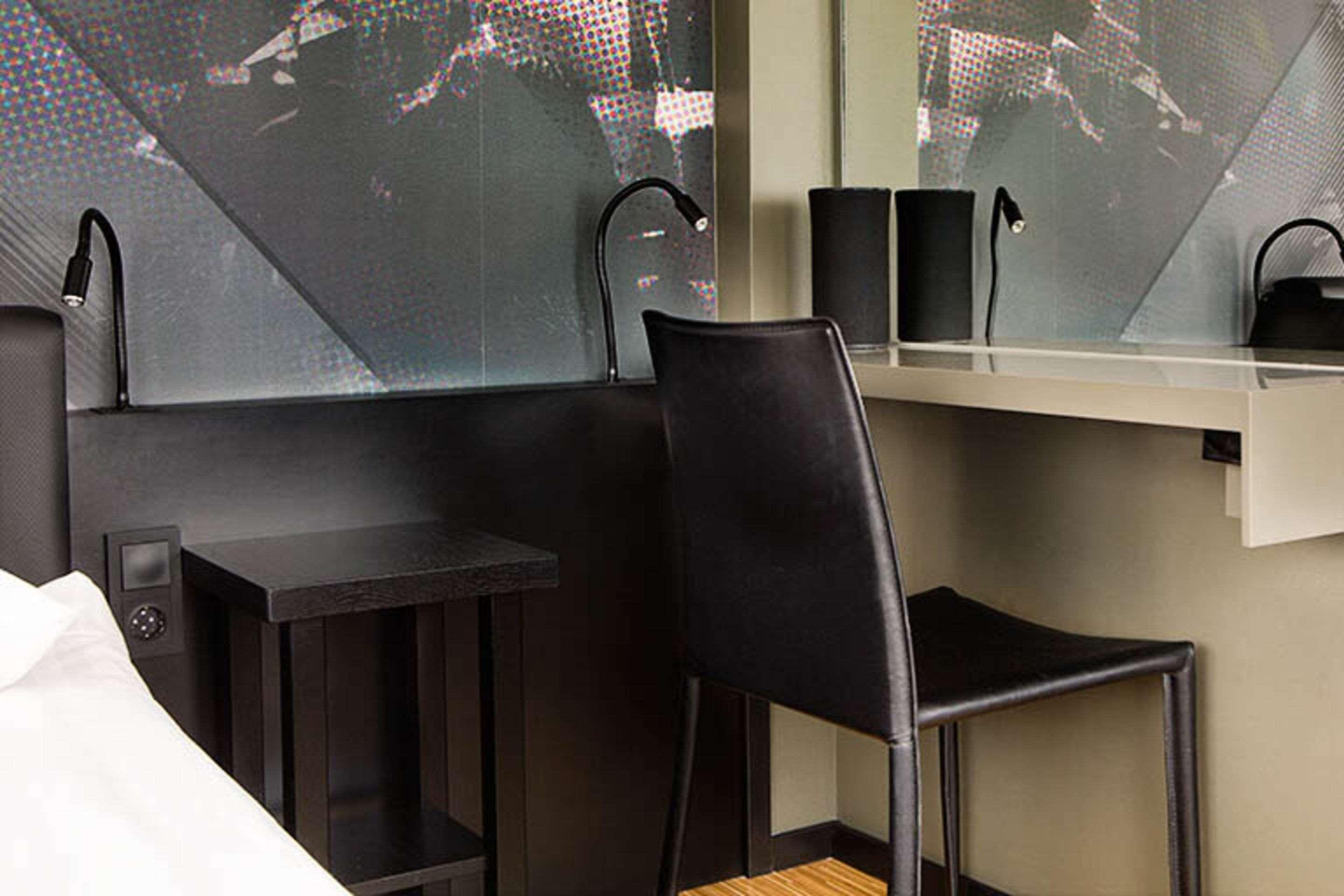 Comfort Hotel Xpress Stockholm Central Экстерьер фото