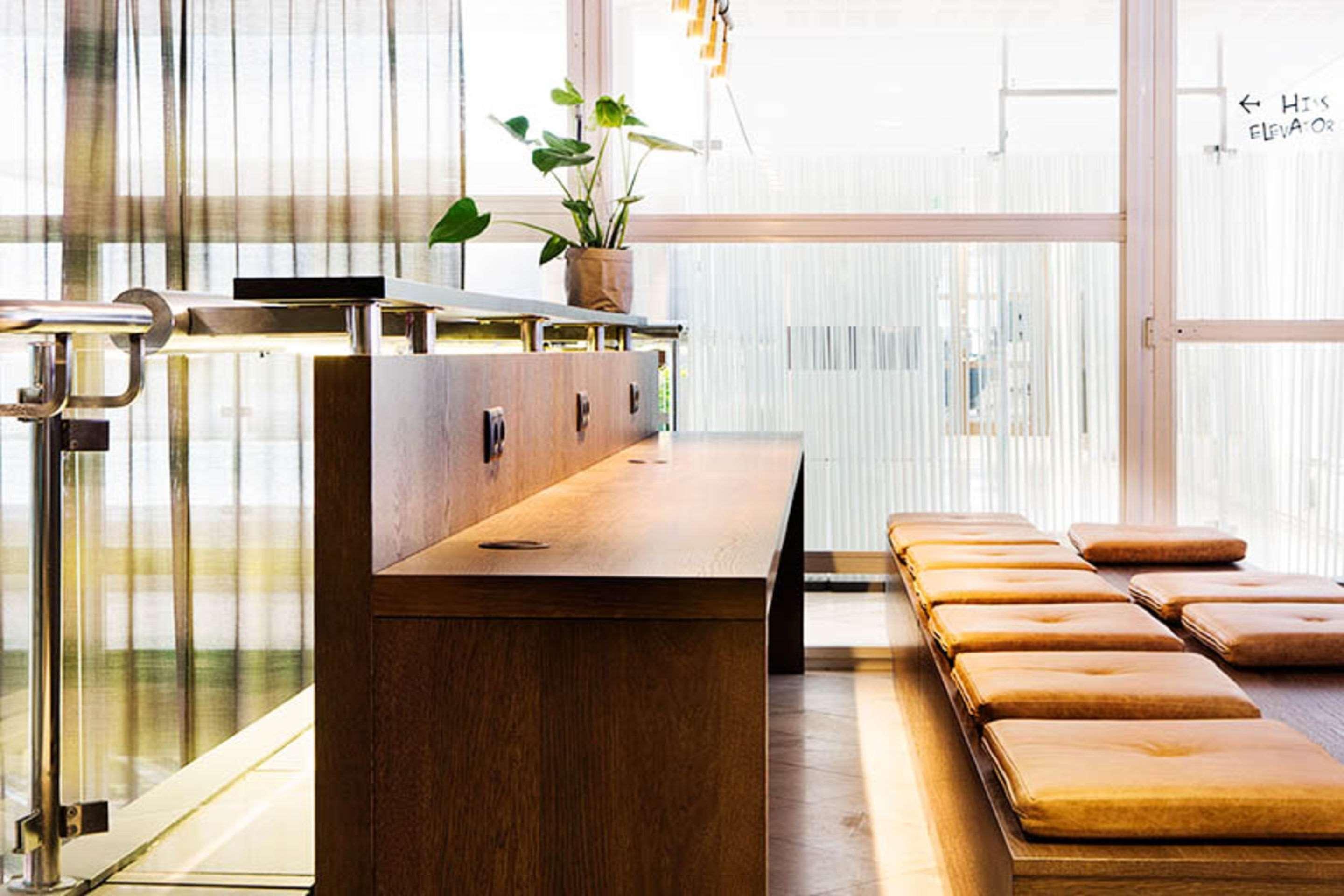 Comfort Hotel Xpress Stockholm Central Экстерьер фото