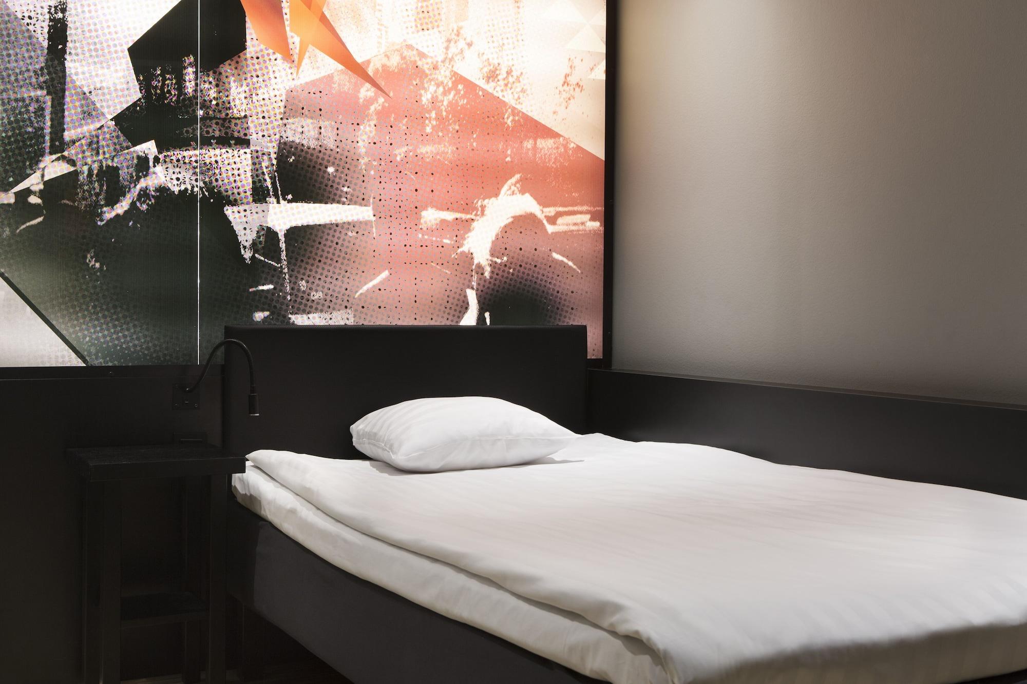 Comfort Hotel Xpress Stockholm Central Экстерьер фото