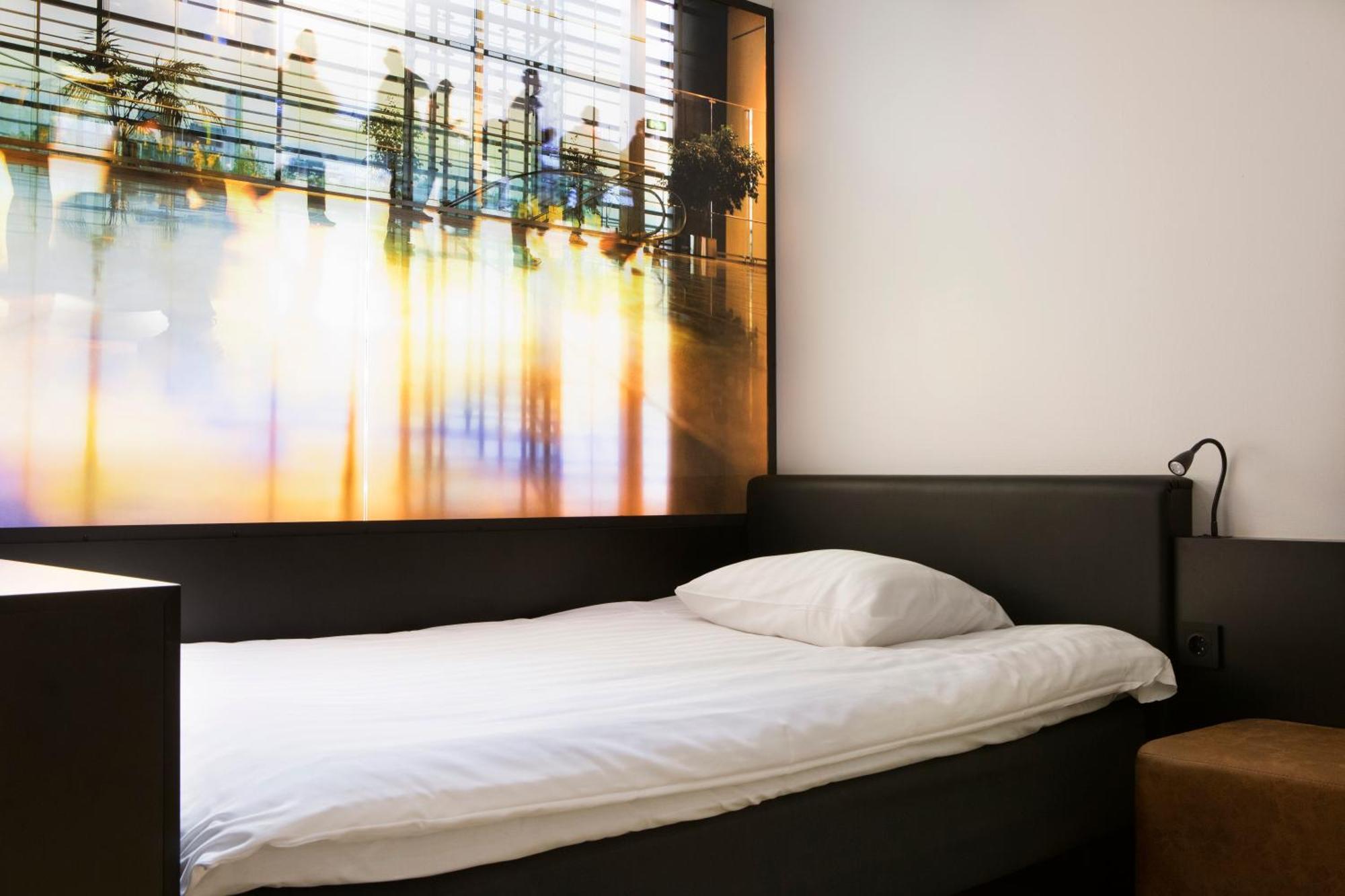 Comfort Hotel Xpress Stockholm Central Экстерьер фото