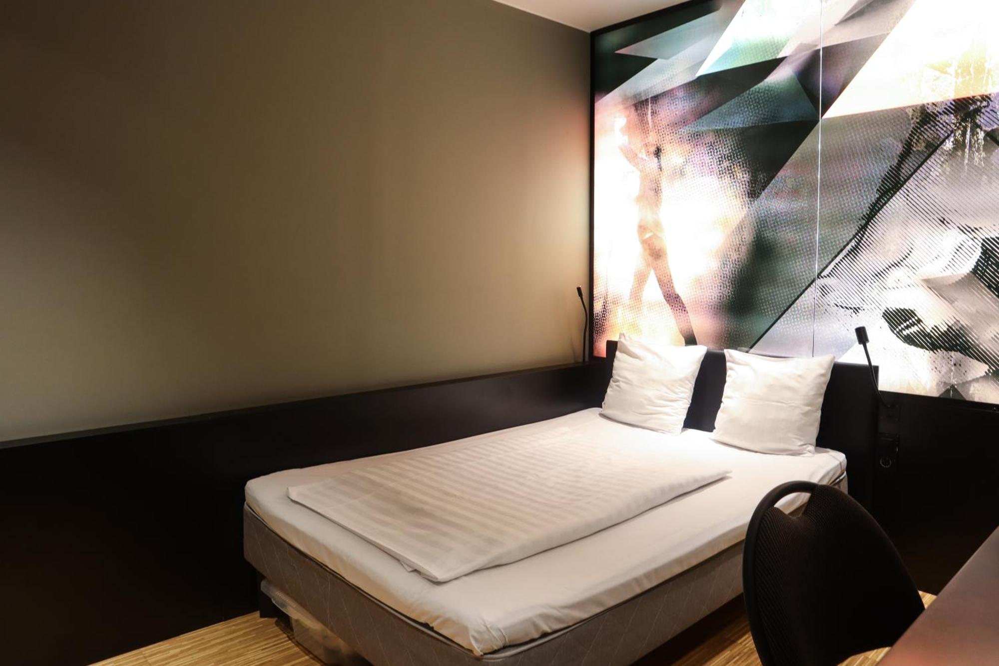 Comfort Hotel Xpress Stockholm Central Экстерьер фото
